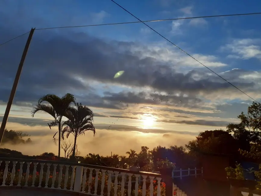 Chácara com 4 quartos à venda, 350m2 em Centro, Paraibuna - SP - imagem 4 Foto 4 de Chácara com 4 quartos à venda, 350m2 em Centro, Paraibuna - SP