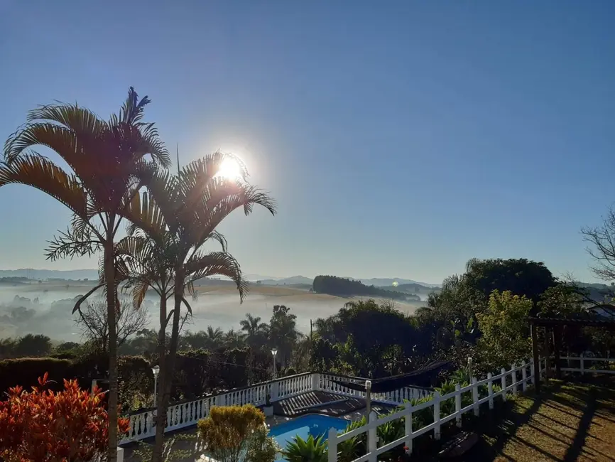 Chácara com 4 quartos à venda, 350m2 em Centro, Paraibuna - SP - imagem 7 Foto 7 de Chácara com 4 quartos à venda, 350m2 em Centro, Paraibuna - SP