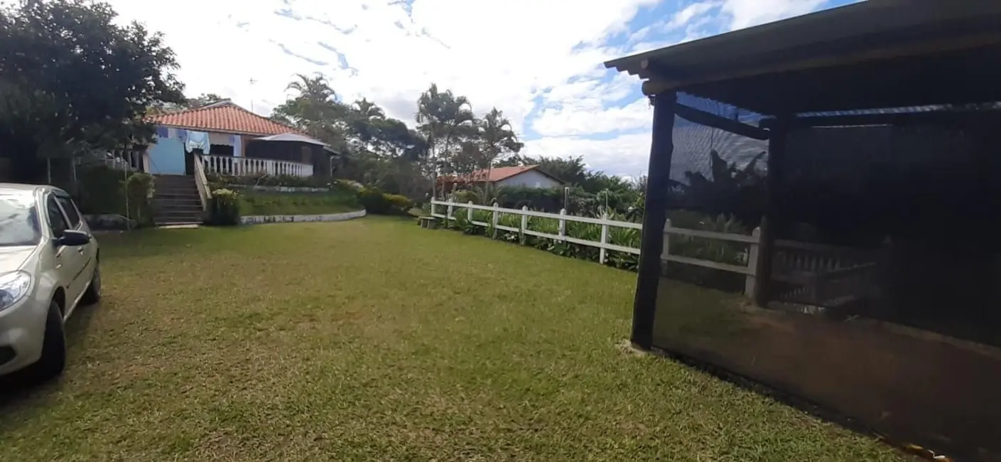 Chácara com 4 quartos à venda, 350m2 em Centro, Paraibuna - SP - imagem 1 Foto 1 de Chácara com 4 quartos à venda, 350m2 em Centro, Paraibuna - SP