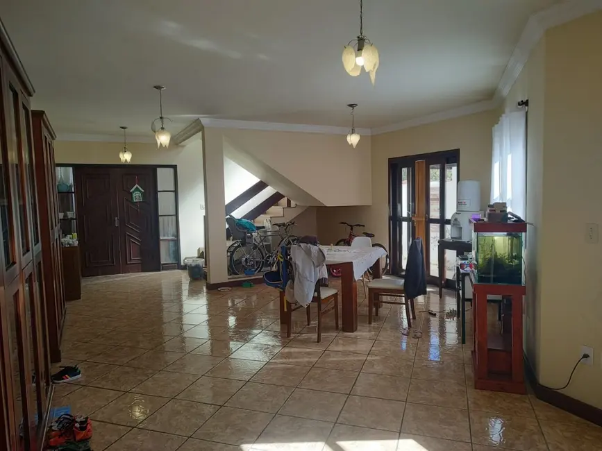 Sobrado com 4 quartos à venda, 360m2 em Sao Jose Dos Campos - SP - imagem 2 Foto 2 de Sobrado com 4 quartos à venda, 360m2 em Sao Jose Dos Campos - SP