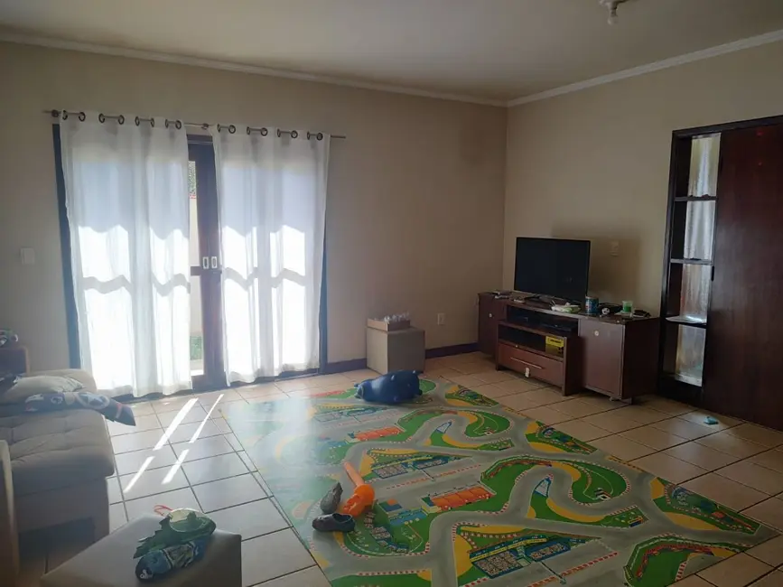 Sobrado com 4 quartos à venda, 360m2 em Sao Jose Dos Campos - SP - imagem 1 Foto 1 de Sobrado com 4 quartos à venda, 360m2 em Sao Jose Dos Campos - SP