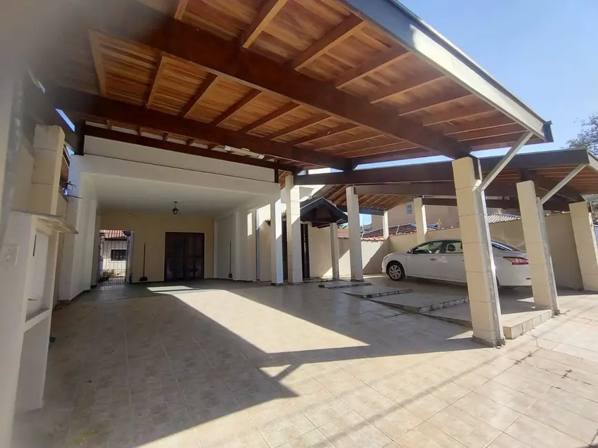 Sobrado com 4 quartos à venda, 360m2 em Sao Jose Dos Campos - SP - imagem 8 Foto 8 de Sobrado com 4 quartos à venda, 360m2 em Sao Jose Dos Campos - SP