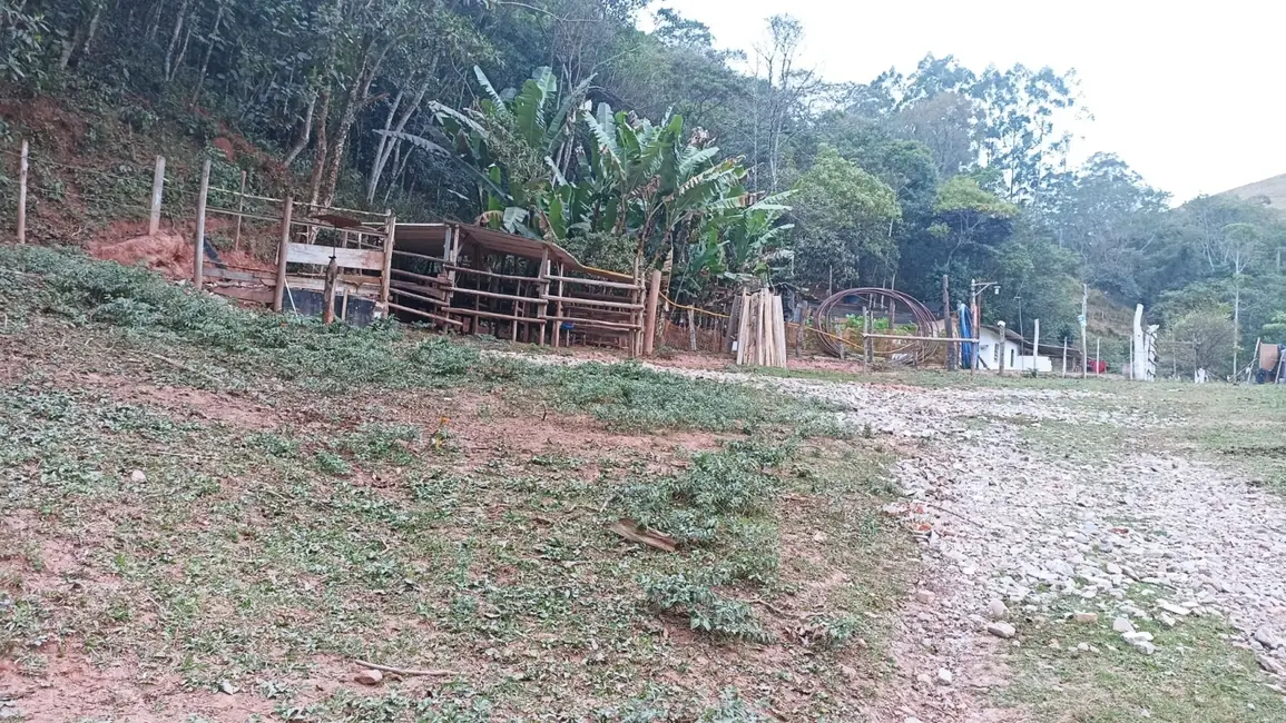 Sítio / Rancho com 2 quartos à venda, 250m2 em Centro, Paraibuna - SP - imagem 1 Foto 1 de Sítio / Rancho com 2 quartos à venda, 250m2 em Centro, Paraibuna - SP