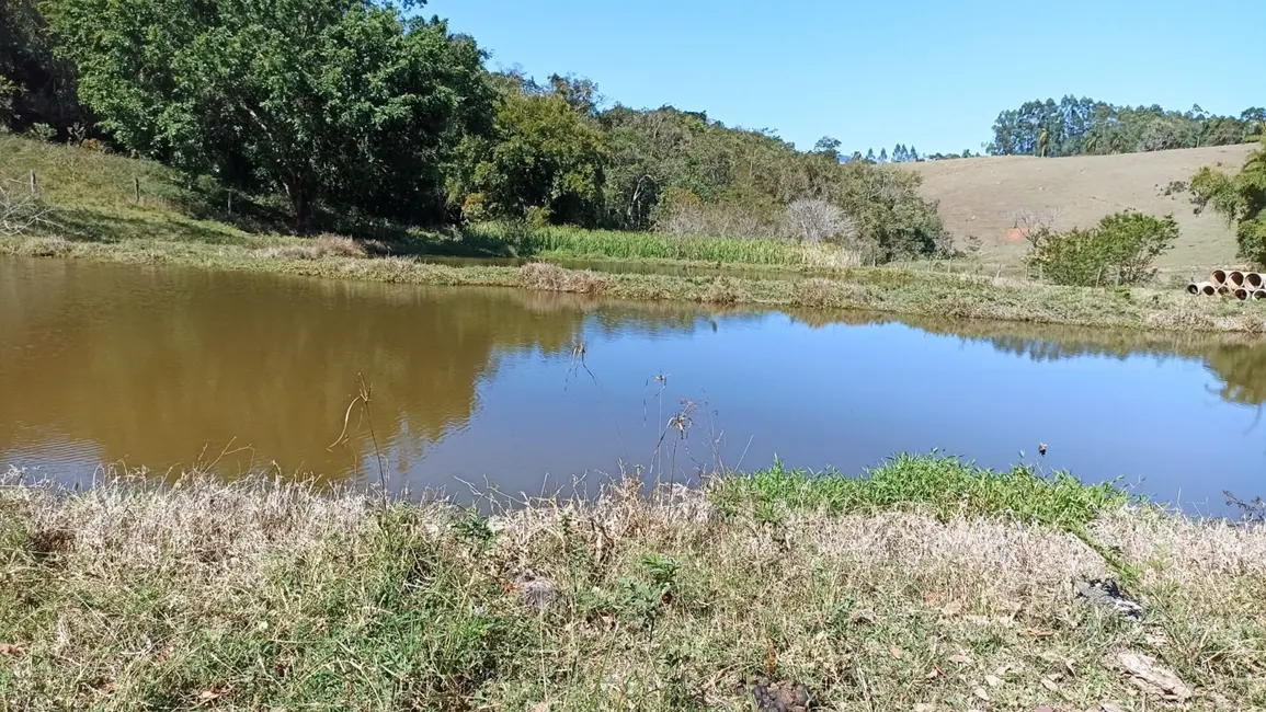 Sítio / Rancho com 2 quartos à venda, 250m2 em Paraibuna - SP - imagem 8 Foto 8 de Sítio / Rancho com 2 quartos à venda, 250m2 em Paraibuna - SP
