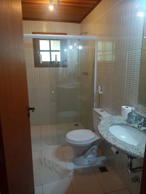Chácara com 4 quartos à venda, 300m2 em Paraibuna - SP - imagem 9 Foto 9 de Chácara com 4 quartos à venda, 300m2 em Paraibuna - SP