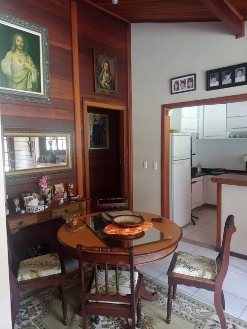 Chácara com 4 quartos à venda, 300m2 em Paraibuna - SP - imagem 6 Foto 6 de Chácara com 4 quartos à venda, 300m2 em Paraibuna - SP