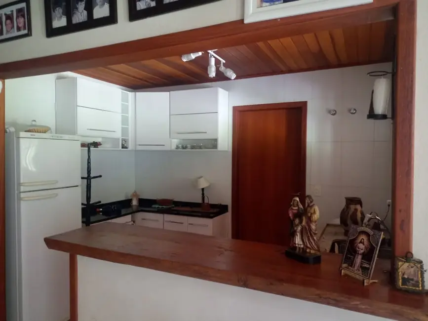 Chácara com 4 quartos à venda, 300m2 em Paraibuna - SP - imagem 5 Foto 5 de Chácara com 4 quartos à venda, 300m2 em Paraibuna - SP