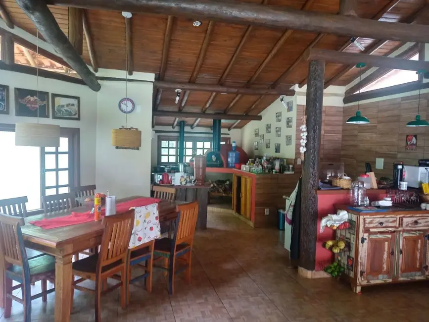 Chácara com 4 quartos à venda, 300m2 em Paraibuna - SP - imagem 2 Foto 2 de Chácara com 4 quartos à venda, 300m2 em Paraibuna - SP
