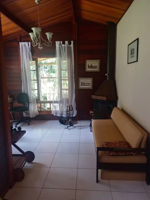 Chácara com 4 quartos à venda, 300m2 em Paraibuna - SP - imagem 3 Foto 3 de Chácara com 4 quartos à venda, 300m2 em Paraibuna - SP
