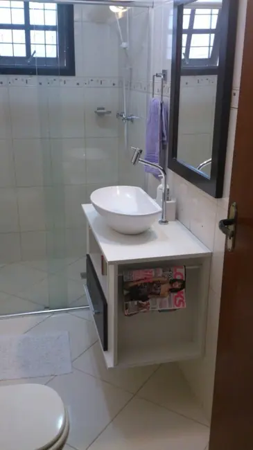 Sobrado com 3 quartos à venda, 170m2 em Sao Jose Dos Campos - SP - imagem 9 Foto 9 de Sobrado com 3 quartos à venda, 170m2 em Sao Jose Dos Campos - SP