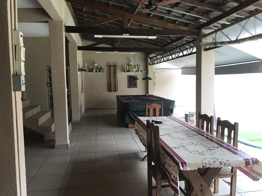 Sobrado com 4 quartos à venda e para alugar, 400m2 em Sao Jose Dos Campos - SP - imagem 3 Foto 3 de Sobrado com 4 quartos à venda e para alugar, 400m2 em Sao Jose Dos Campos - SP