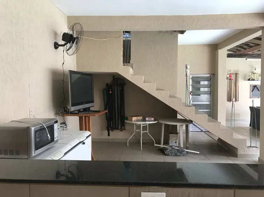 Sobrado com 4 quartos à venda e para alugar, 400m2 em Sao Jose Dos Campos - SP - imagem 6 Foto 6 de Sobrado com 4 quartos à venda e para alugar, 400m2 em Sao Jose Dos Campos - SP