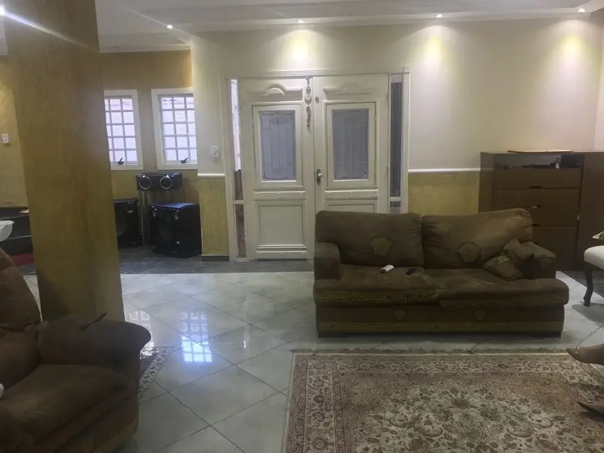 Sobrado com 4 quartos à venda e para alugar, 400m2 em Sao Jose Dos Campos - SP - imagem 7 Foto 7 de Sobrado com 4 quartos à venda e para alugar, 400m2 em Sao Jose Dos Campos - SP