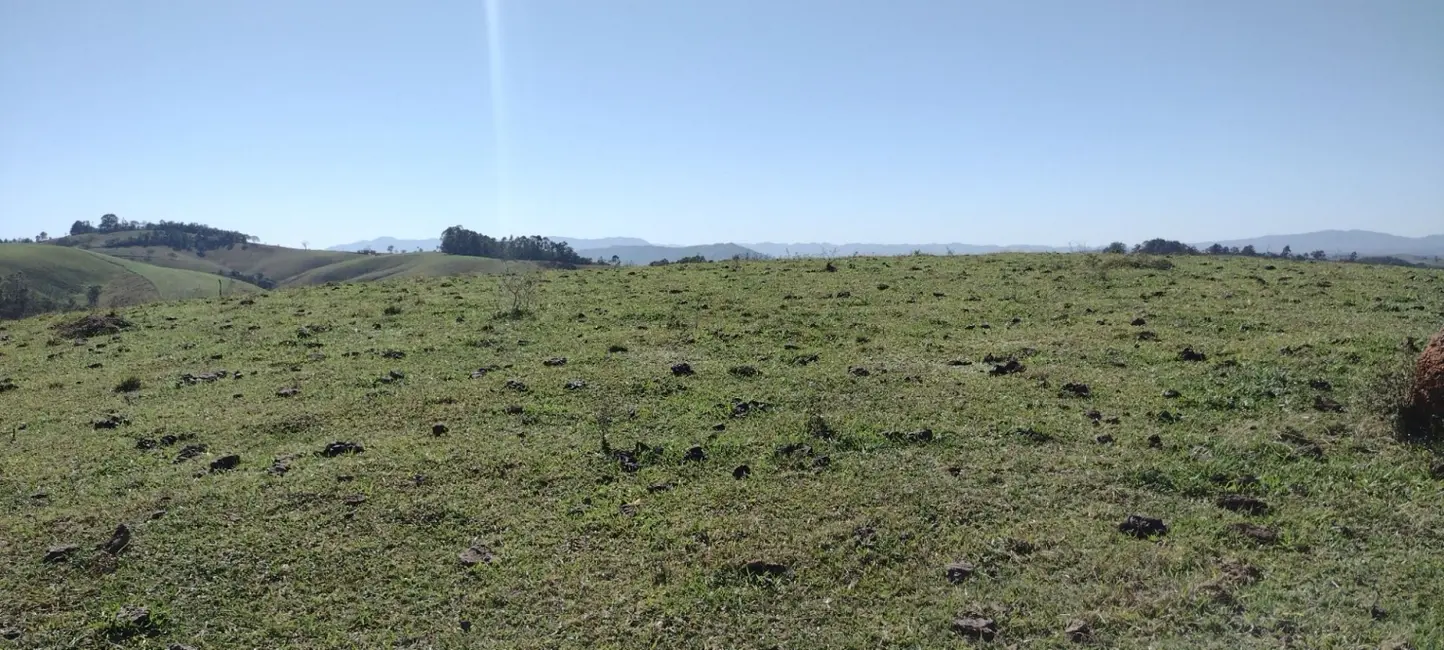 Foto 6 de Fazenda / Haras com 1 quarto à venda, 100m2 em Centro, Guaratingueta - SP
