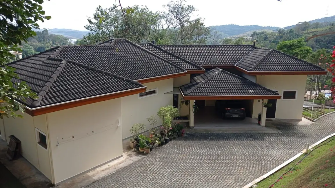 Casa com 5 quartos à venda, 347m2 em Chácaras Condomínio Recanto Pássaros II, Jacarei - SP - imagem 1 Foto 1 de Casa com 5 quartos à venda, 347m2 em Chácaras Condomínio Recanto Pássaros II, Jacarei - SP