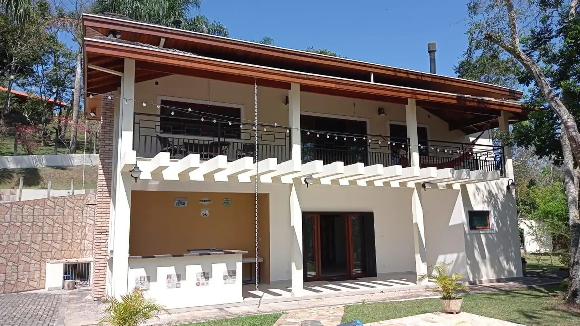 Casa com 5 quartos à venda, 347m2 em Chácaras Condomínio Recanto Pássaros II, Jacarei - SP - imagem 3 Foto 3 de Casa com 5 quartos à venda, 347m2 em Chácaras Condomínio Recanto Pássaros II, Jacarei - SP