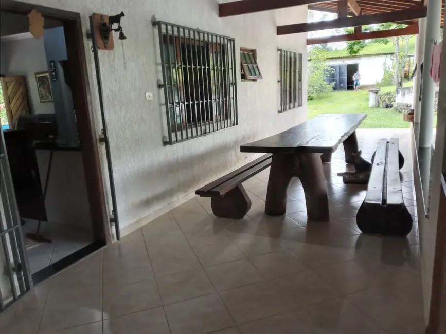 Sítio / Rancho com 3 quartos à venda, 100m2 em Sao Jose Dos Campos - SP - imagem 4 Foto 4 de Sítio / Rancho com 3 quartos à venda, 100m2 em Sao Jose Dos Campos - SP