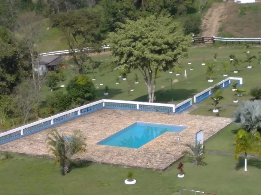 Sítio / Rancho com 3 quartos à venda, 100m2 em Sao Jose Dos Campos - SP - imagem 7 Foto 7 de Sítio / Rancho com 3 quartos à venda, 100m2 em Sao Jose Dos Campos - SP