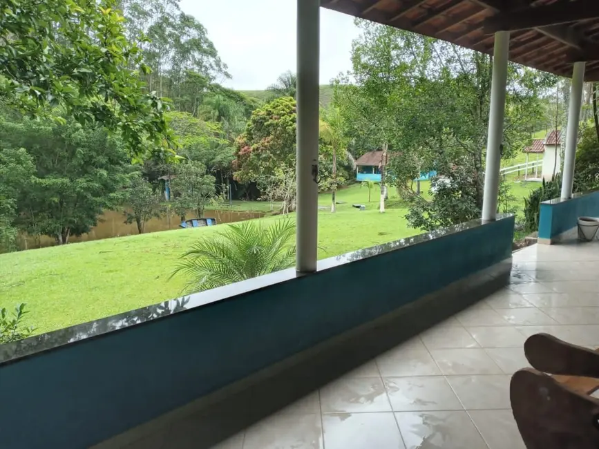 Sítio / Rancho com 3 quartos à venda, 100m2 em Sao Jose Dos Campos - SP - imagem 8 Foto 8 de Sítio / Rancho com 3 quartos à venda, 100m2 em Sao Jose Dos Campos - SP