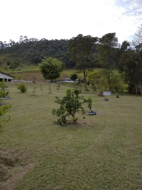 Sítio / Rancho com 3 quartos à venda, 100m2 em Sao Jose Dos Campos - SP - imagem 3 Foto 3 de Sítio / Rancho com 3 quartos à venda, 100m2 em Sao Jose Dos Campos - SP