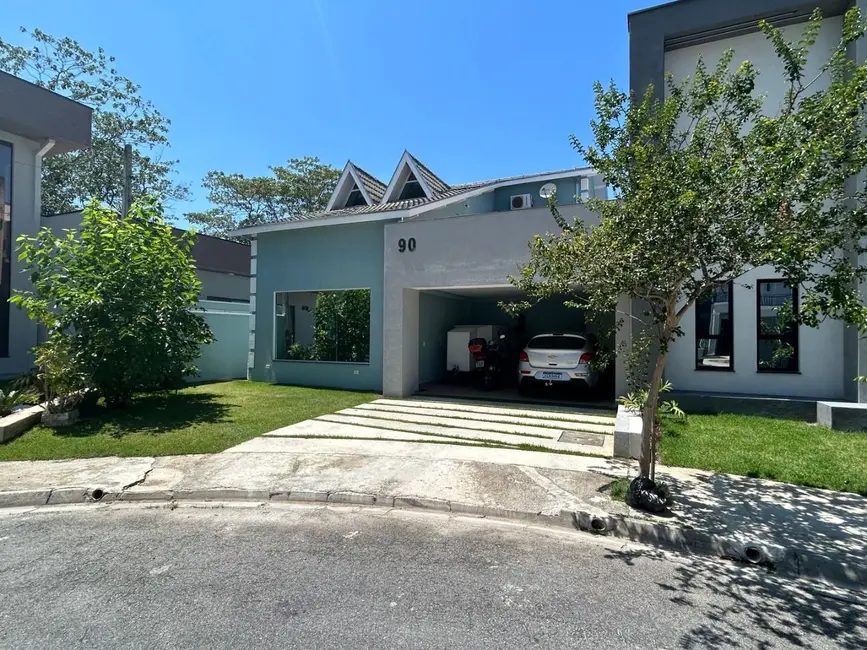 Foto 2 de Casa com 3 quartos à venda, 190m2 em Jardim Jacinto, Jacarei - SP