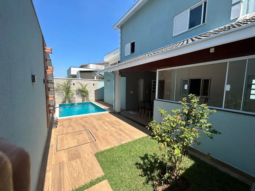 Foto 1 de Casa com 3 quartos à venda, 190m2 em Jardim Jacinto, Jacarei - SP