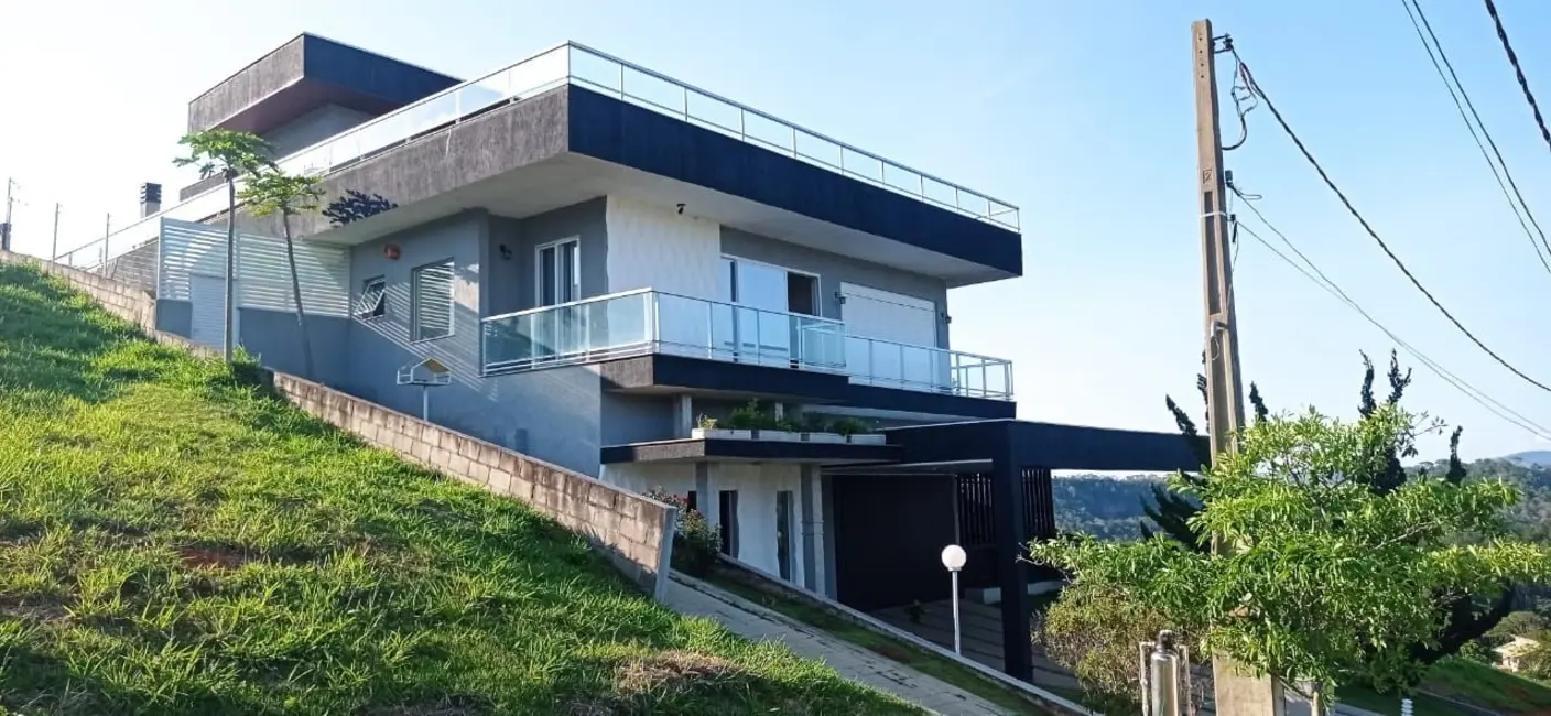 Sobrado com 4 quartos à venda, 398m2 em Centro, Jambeiro - SP - imagem 8 Foto 8 de Sobrado com 4 quartos à venda, 398m2 em Centro, Jambeiro - SP