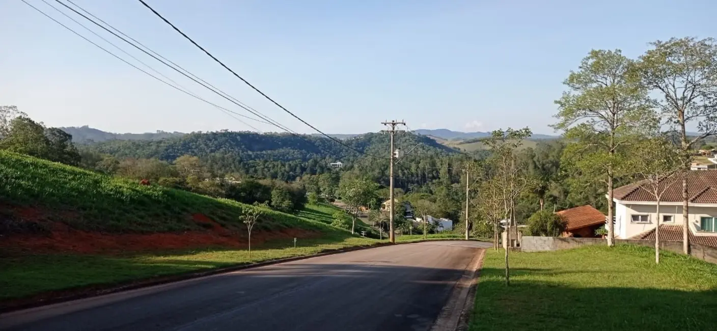 Sobrado com 4 quartos à venda, 398m2 em Centro, Jambeiro - SP - imagem 4 Foto 4 de Sobrado com 4 quartos à venda, 398m2 em Centro, Jambeiro - SP