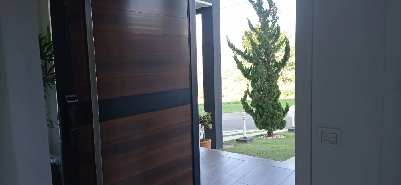 Sobrado com 4 quartos à venda, 398m2 em Centro, Jambeiro - SP - imagem 9 Foto 9 de Sobrado com 4 quartos à venda, 398m2 em Centro, Jambeiro - SP