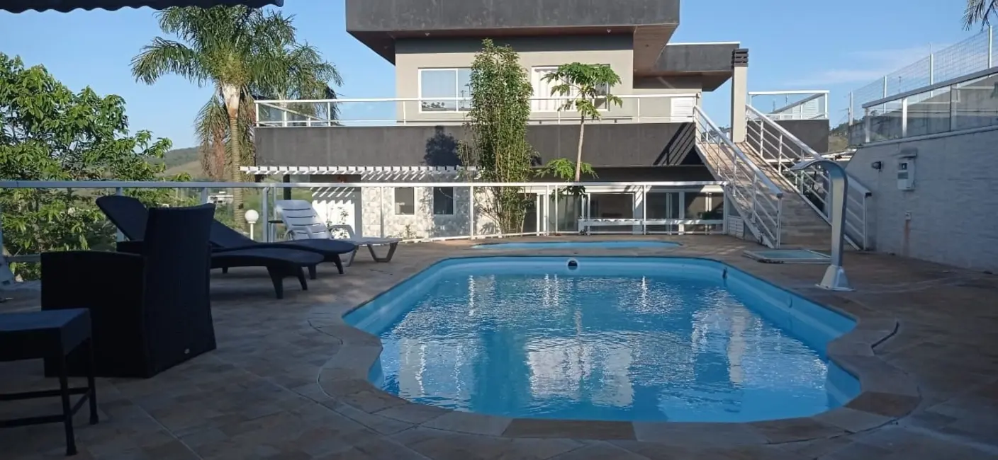 Sobrado com 4 quartos à venda, 398m2 em Centro, Jambeiro - SP - imagem 1 Foto 1 de Sobrado com 4 quartos à venda, 398m2 em Centro, Jambeiro - SP