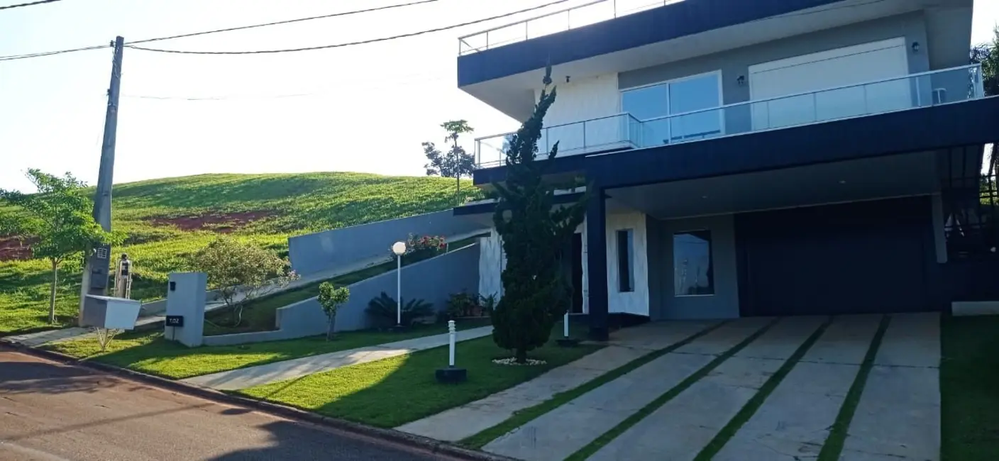Sobrado com 4 quartos à venda, 398m2 em Centro, Jambeiro - SP - imagem 3 Foto 3 de Sobrado com 4 quartos à venda, 398m2 em Centro, Jambeiro - SP