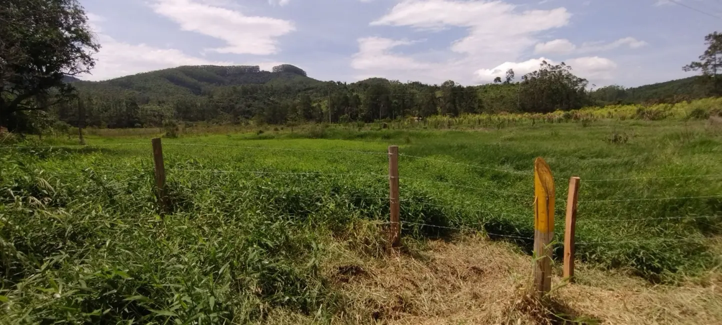 Foto 6 de Fazenda / Haras com 1 quarto à venda, 150m2 em Parque das Alamedas, Guaratingueta - SP