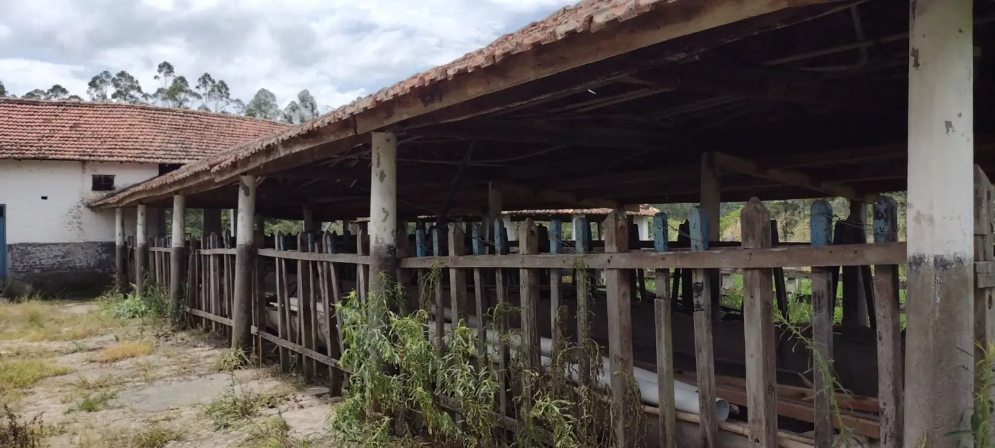 Foto 9 de Fazenda / Haras com 1 quarto à venda, 150m2 em Parque das Alamedas, Guaratingueta - SP