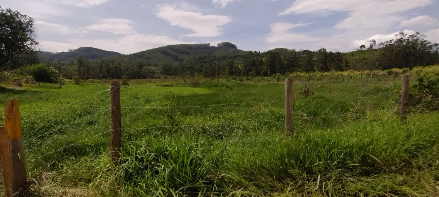 Foto 8 de Fazenda / Haras com 1 quarto à venda, 150m2 em Parque das Alamedas, Guaratingueta - SP