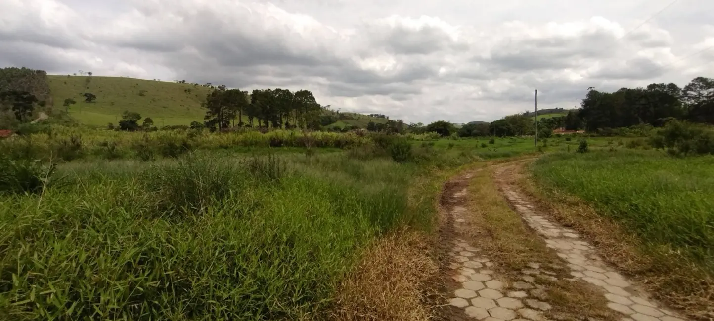 Foto 3 de Fazenda / Haras com 1 quarto à venda, 100m2 em Centro, Guaratingueta - SP