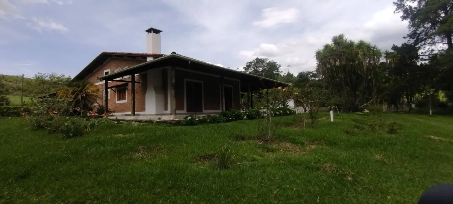 Foto 5 de Fazenda / Haras com 1 quarto à venda, 100m2 em Centro, Guaratingueta - SP