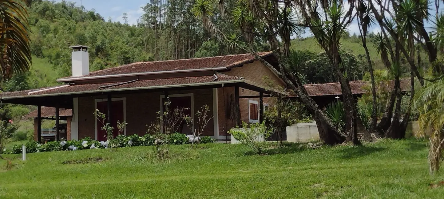 Foto 4 de Fazenda / Haras com 1 quarto à venda, 100m2 em Centro, Guaratingueta - SP