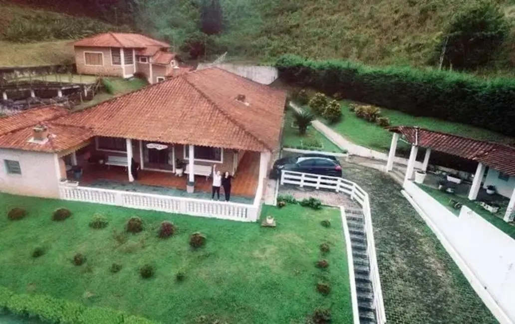 Sítio / Rancho com 10 quartos à venda, 1500m2 em Cunha - SP - imagem 1 Foto 1 de Sítio / Rancho com 10 quartos à venda, 1500m2 em Cunha - SP