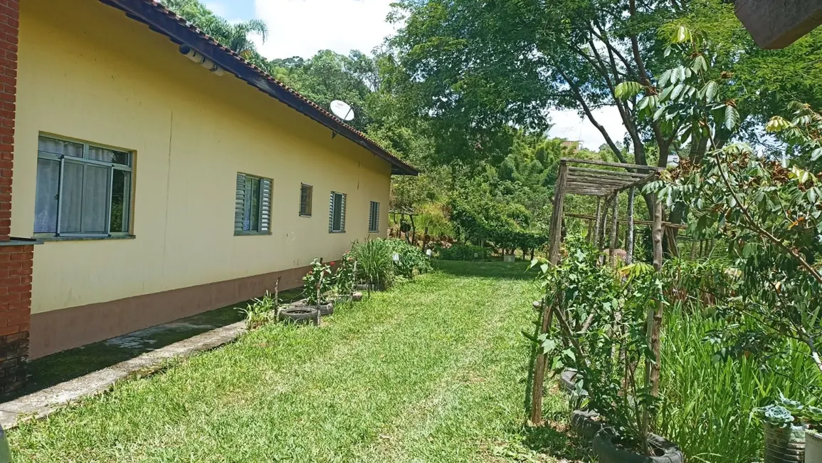 Foto 4 de Sítio / Rancho com 4 quartos à venda, 400m2 em Centro, Jambeiro - SP