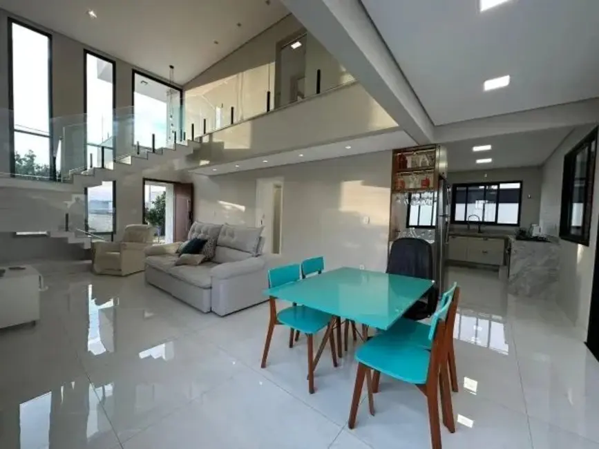 Foto 2 de Sobrado com 4 quartos à venda, 273m2 em Jardim das Nações, Taubate - SP