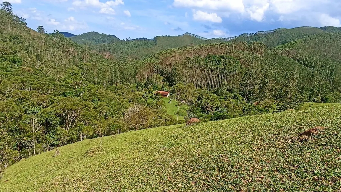 Sítio / Rancho com 2 quartos à venda, 350m2 em Paraibuna - SP - imagem 2 Foto 2 de Sítio / Rancho com 2 quartos à venda, 350m2 em Paraibuna - SP
