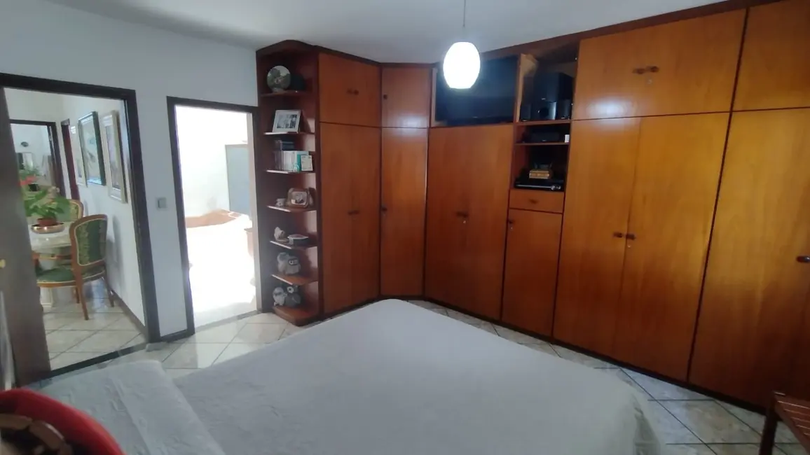 Sobrado com 4 quartos à venda, 387m2 em Sao Jose Dos Campos - SP - imagem 8 Foto 8 de Sobrado com 4 quartos à venda, 387m2 em Sao Jose Dos Campos - SP