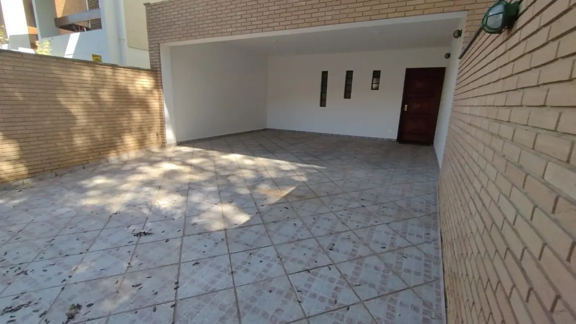 Sobrado com 4 quartos à venda, 387m2 em Sao Jose Dos Campos - SP - imagem 5 Foto 5 de Sobrado com 4 quartos à venda, 387m2 em Sao Jose Dos Campos - SP
