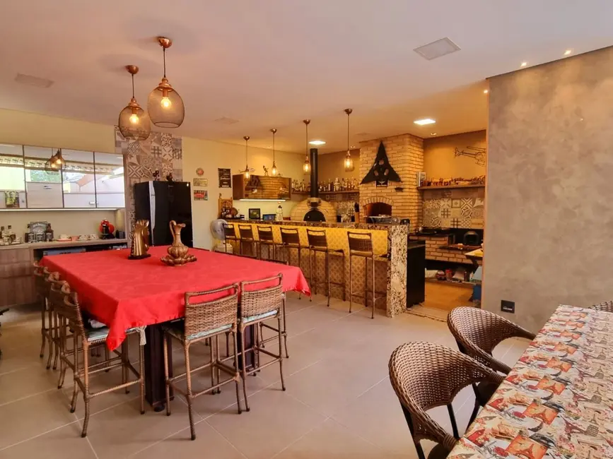 Casa com 4 quartos à venda e para alugar, 278m2 em Sao Jose Dos Campos - SP - imagem 3 Foto 3 de Casa com 4 quartos à venda e para alugar, 278m2 em Sao Jose Dos Campos - SP