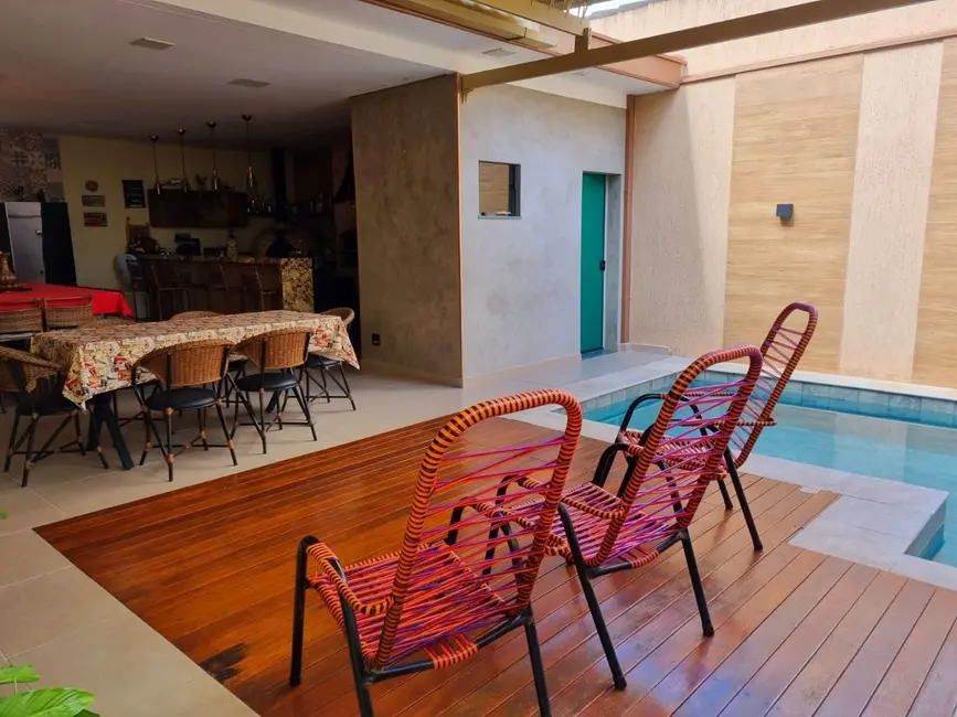Casa com 4 quartos à venda e para alugar, 278m2 em Sao Jose Dos Campos - SP - imagem 8 Foto 8 de Casa com 4 quartos à venda e para alugar, 278m2 em Sao Jose Dos Campos - SP