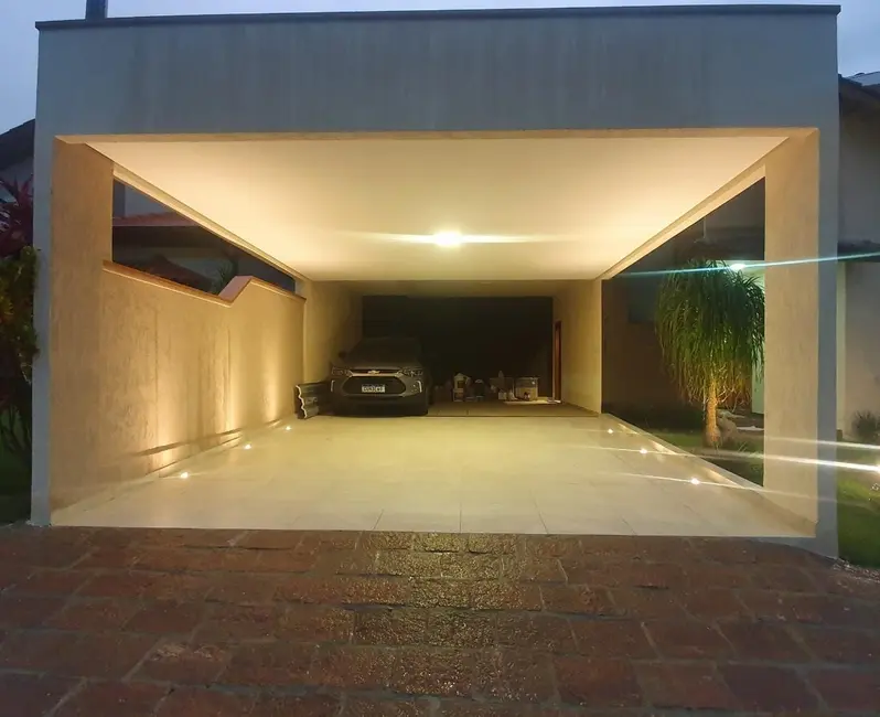 Casa com 4 quartos à venda e para alugar, 278m2 em Sao Jose Dos Campos - SP - imagem 2 Foto 2 de Casa com 4 quartos à venda e para alugar, 278m2 em Sao Jose Dos Campos - SP