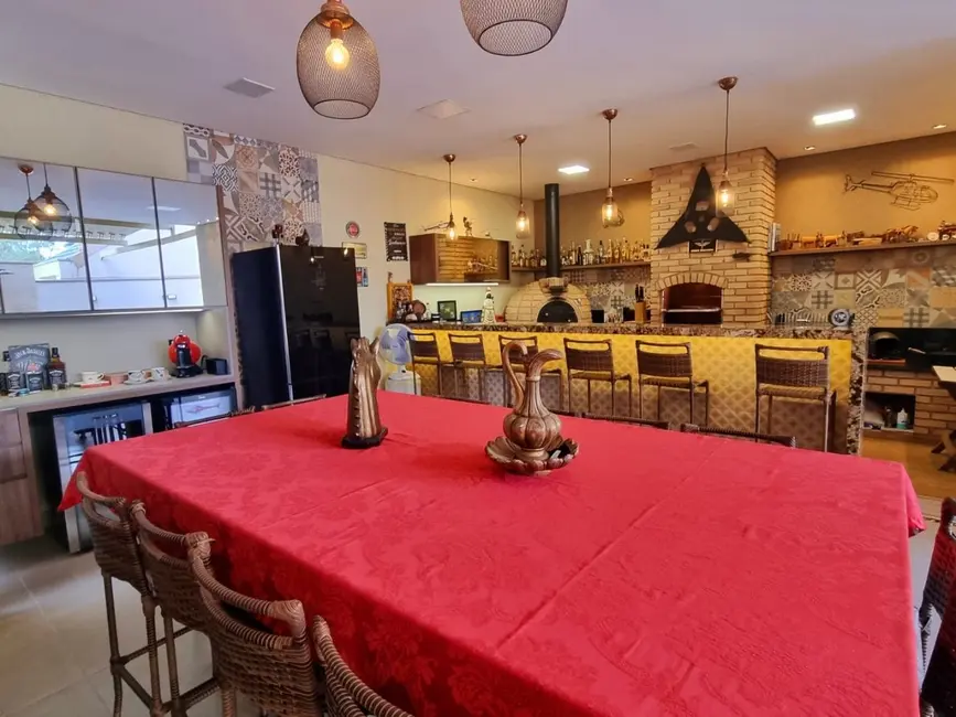 Casa com 4 quartos à venda e para alugar, 278m2 em Sao Jose Dos Campos - SP - imagem 6 Foto 6 de Casa com 4 quartos à venda e para alugar, 278m2 em Sao Jose Dos Campos - SP