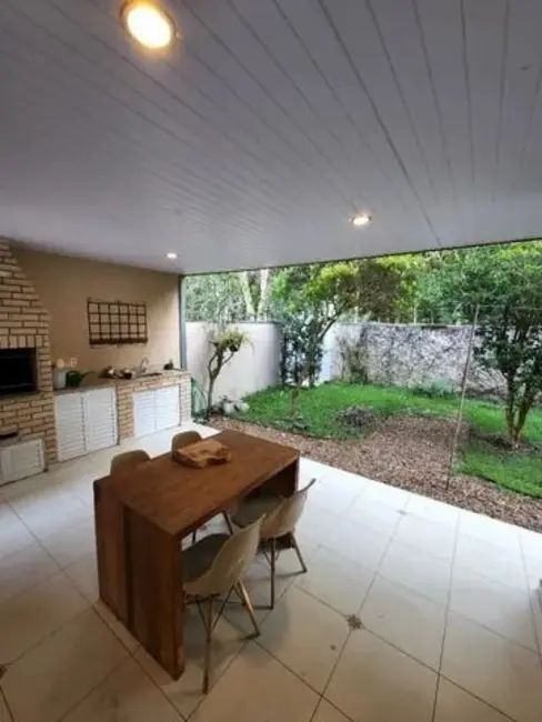 Foto 3 de Casa com 4 quartos à venda, 225m2 em Sao Jose Dos Campos - SP