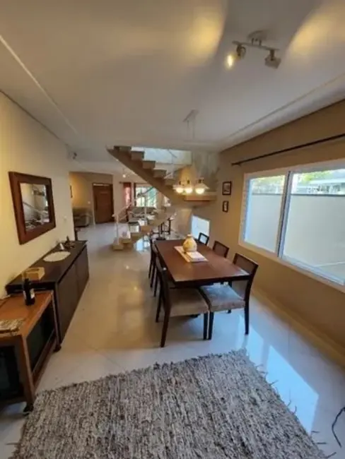 Foto 4 de Casa com 4 quartos à venda, 225m2 em Sao Jose Dos Campos - SP