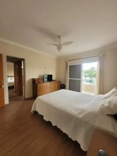 Foto 8 de Casa com 4 quartos à venda, 225m2 em Sao Jose Dos Campos - SP